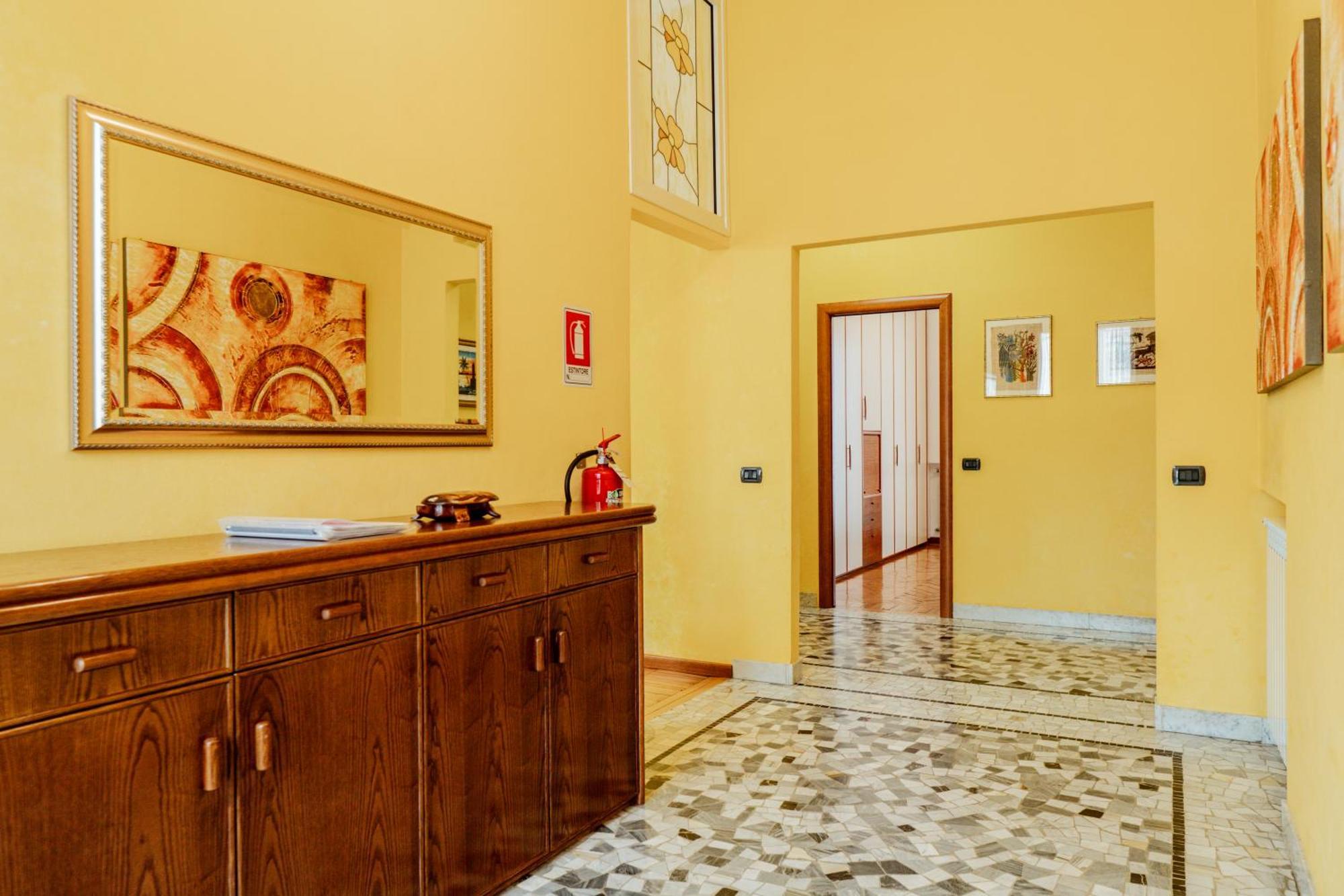 Luxe Apartment Near Milano, Rho Fiera E Mxp Busto Arsizio Exteriér fotografie